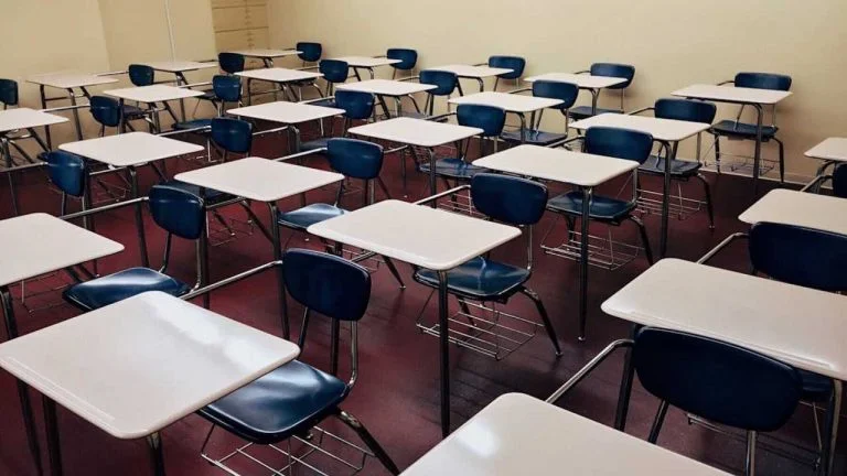 banchi-di-scuola-Pexels- automotore