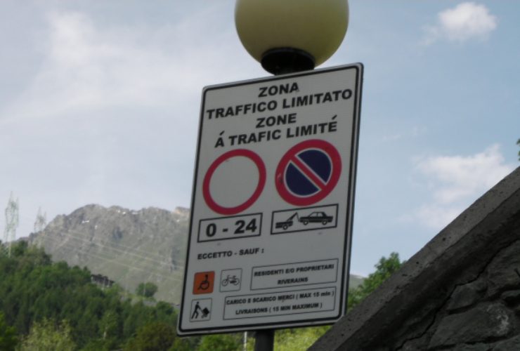 La multa per chi passa nella ZTL