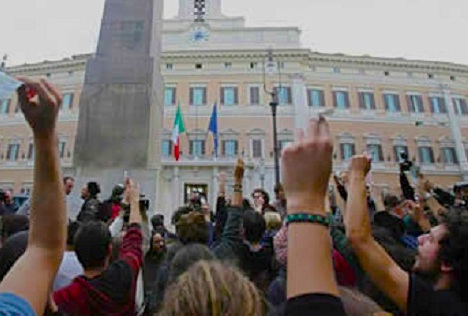 Il fumo elettronico scende in Piazza. Manifestazione