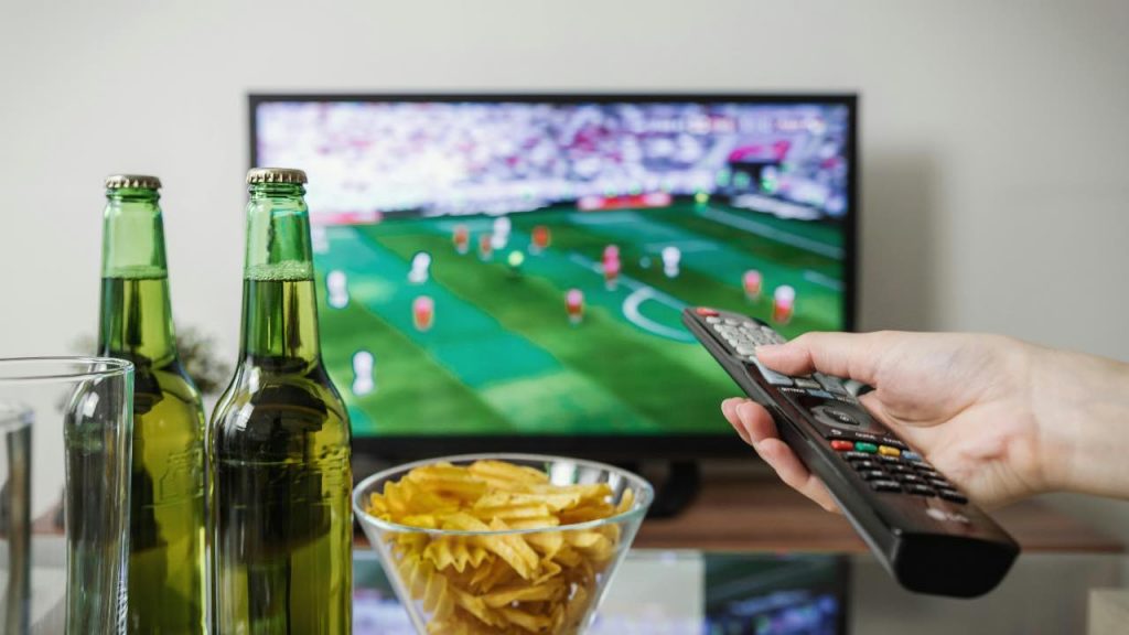TV - telecomando - canone Rai - tassa - pexels - skyvape