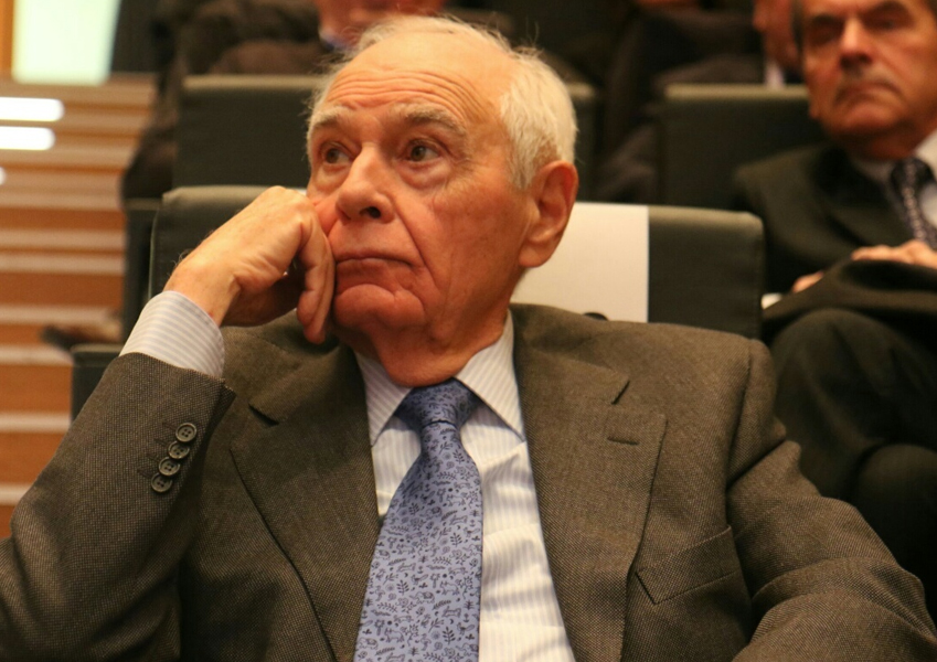Sirchia: Le sigarette elettroniche non sono innocue, contengono metalli pesanti oltre la nicotina