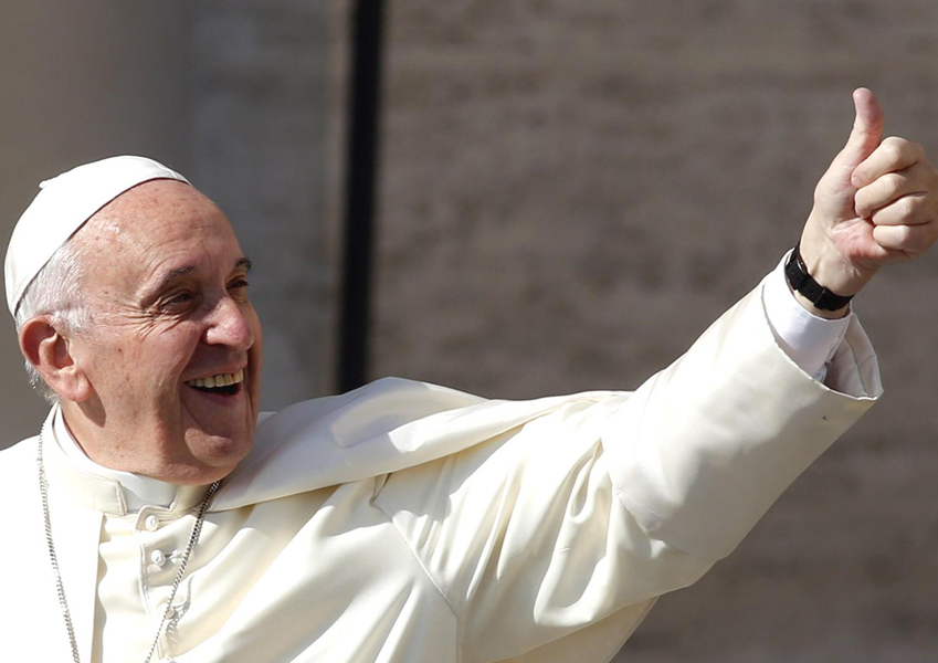 In Vaticano “Papa Francesco” dice stop al fumo.