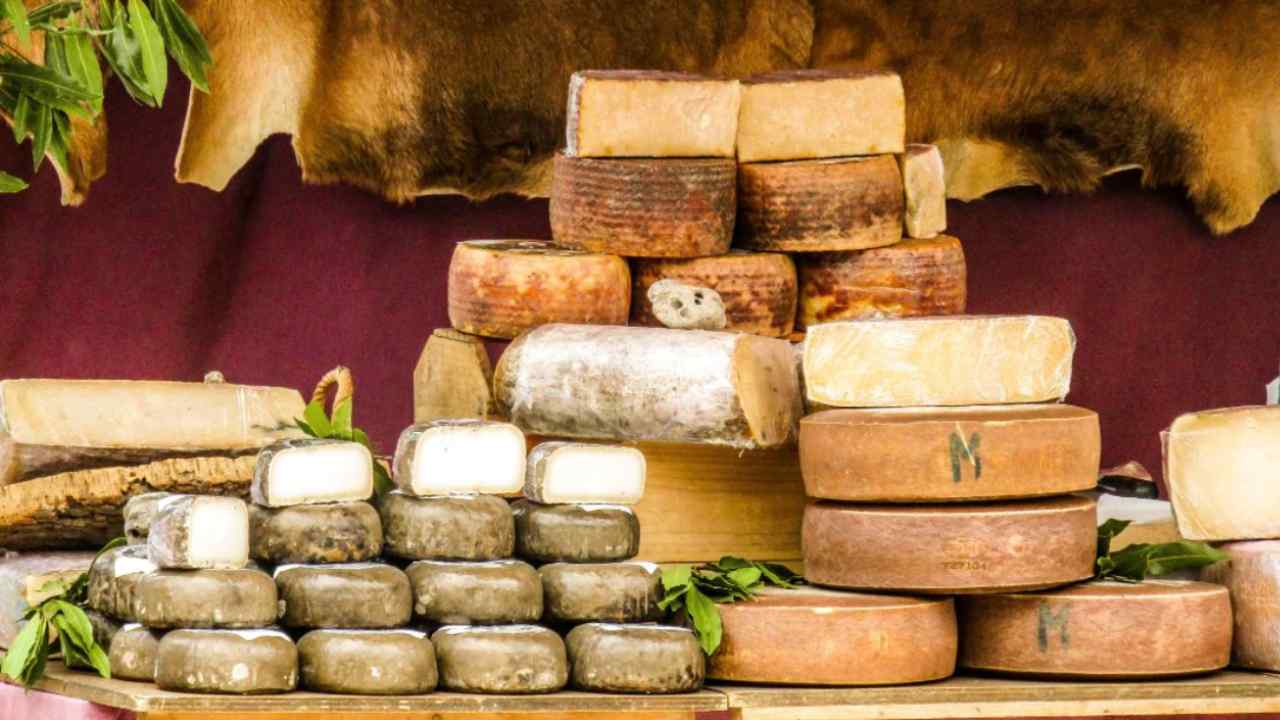 Addio formaggio ammuffito