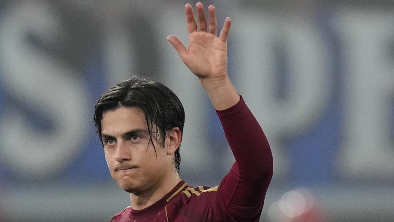 Paulo-Dybala-saluta-i-tifosi-della-Roma-foto-LaPresse- skyvape