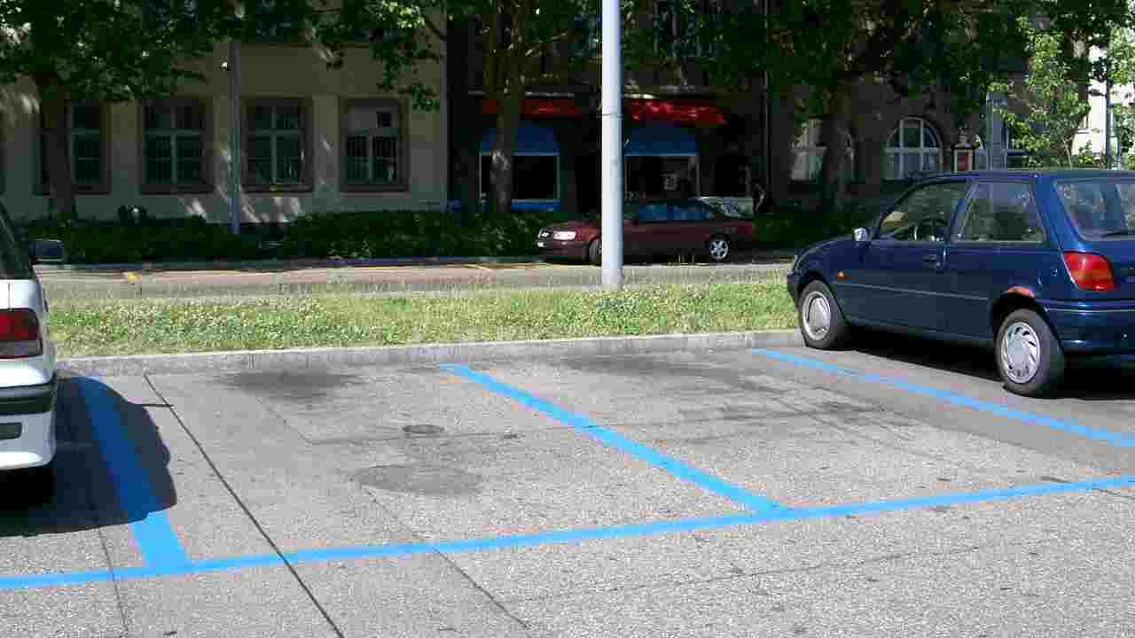 Addio alle strisce blu